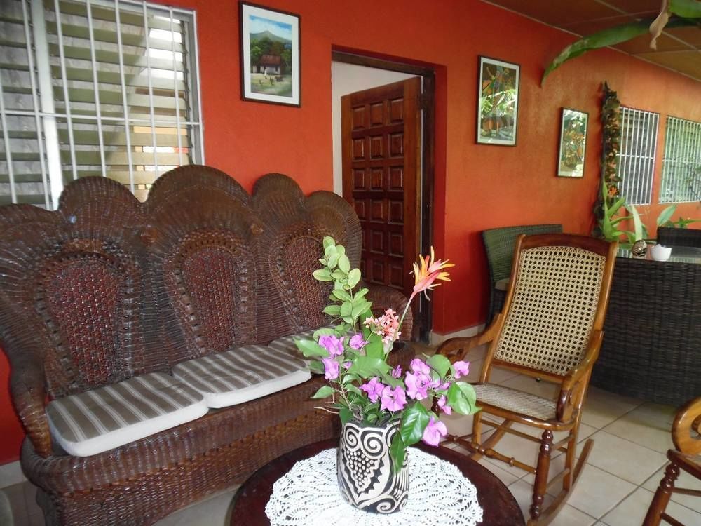 Hostal Casa Los Espinoza マナグア エクステリア 写真