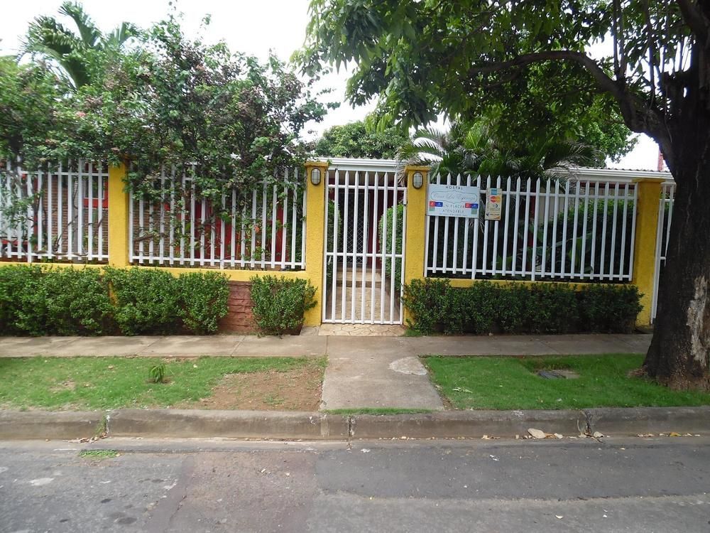 Hostal Casa Los Espinoza マナグア エクステリア 写真