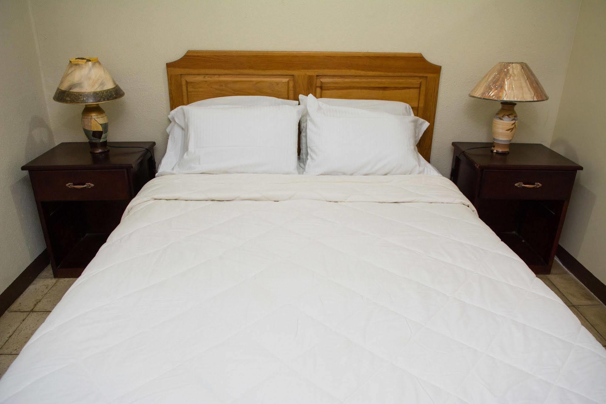 Hostal Casa Los Espinoza マナグア エクステリア 写真